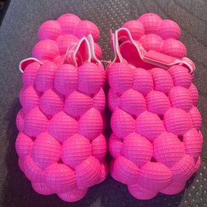 Bubble Slides w/ straps